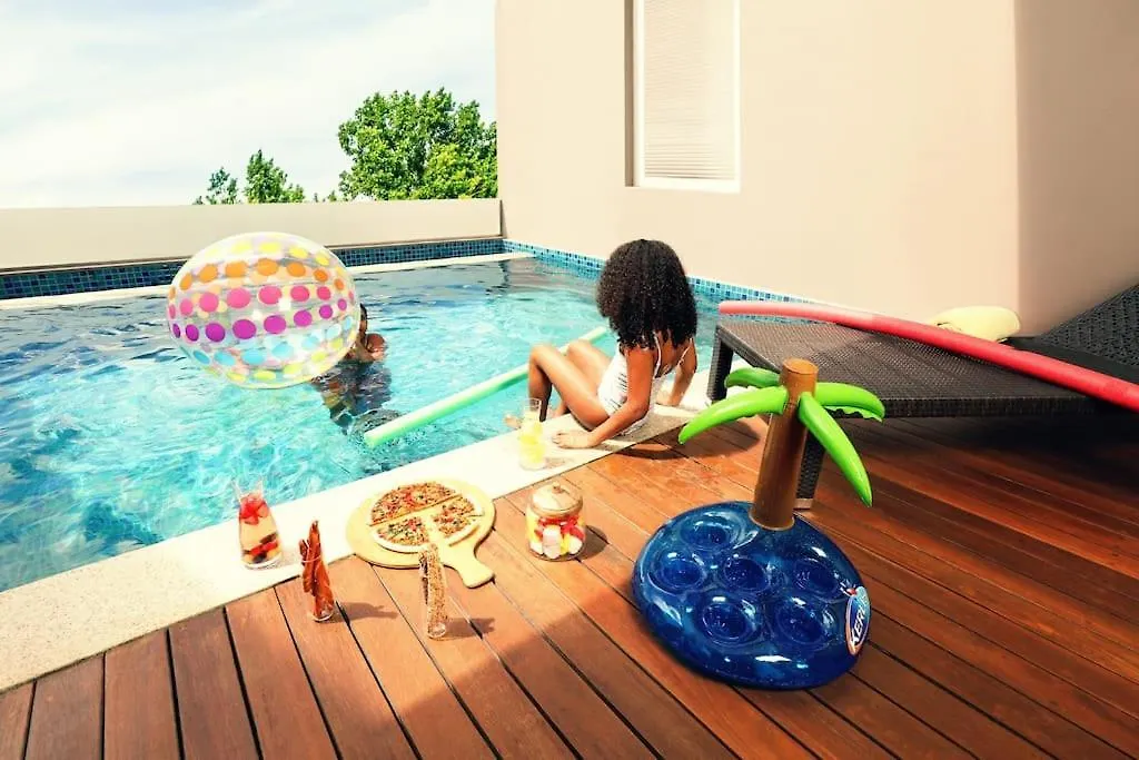 Triplex Villa & Private Pool - Cliffhanger Villas Misere